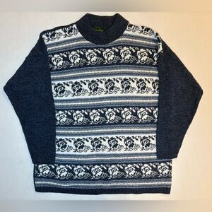 Dana Scott VTG women’s pullover sweater blue & white floral pattern size Large